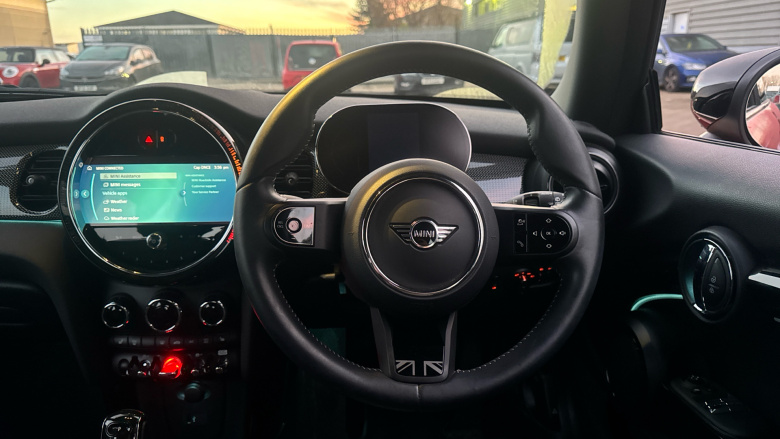 MINI Hatchback 1.5 Cooper Exclusive 3dr Auto Petrol Hatchback